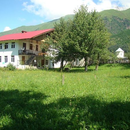 Гостевой дом Тавдури Местия Экстерьер фото